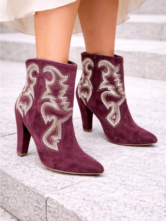 Steve Madden Shoes - Steve Madden Size 6 Burgundy Suede Western Embroidered Ankle Booties Heels